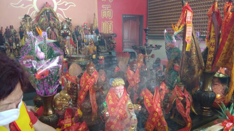 Read more about the article 台中市無極拱日宮—會香團